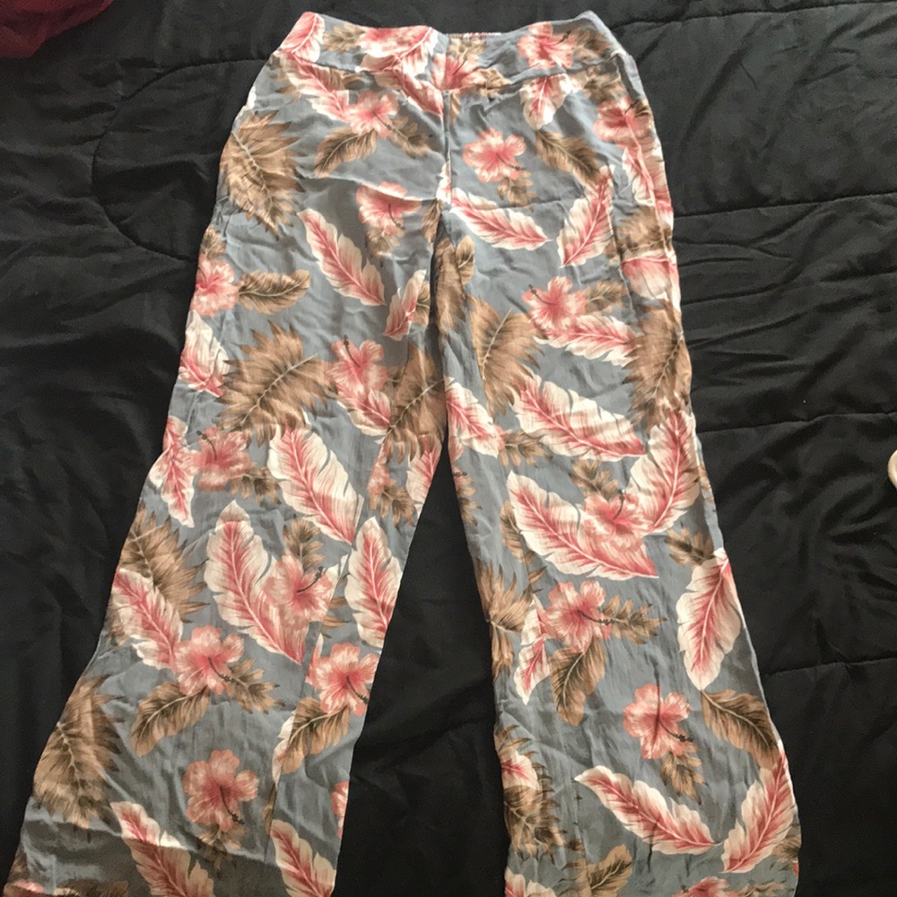 Flower loose fit pants